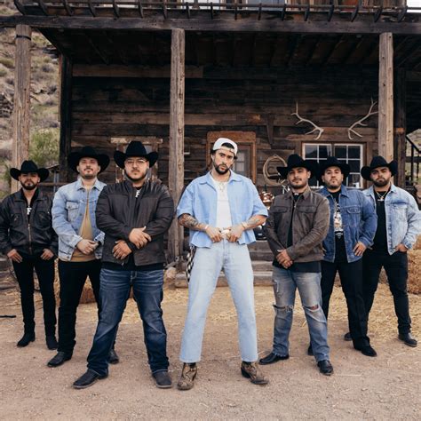 Billboard Staff. Grupo Frontera and Bad Bunny officially dropped “un x100to” (one percent) on Monday (April 17), marking the first collaboration between the two acts, and a new twist for Bad Bunny. Produced and composed by Latin hitmaker Edgar Barrer, the romantic cumbia-norteño narrates the story of a person who misses their ex and made ...